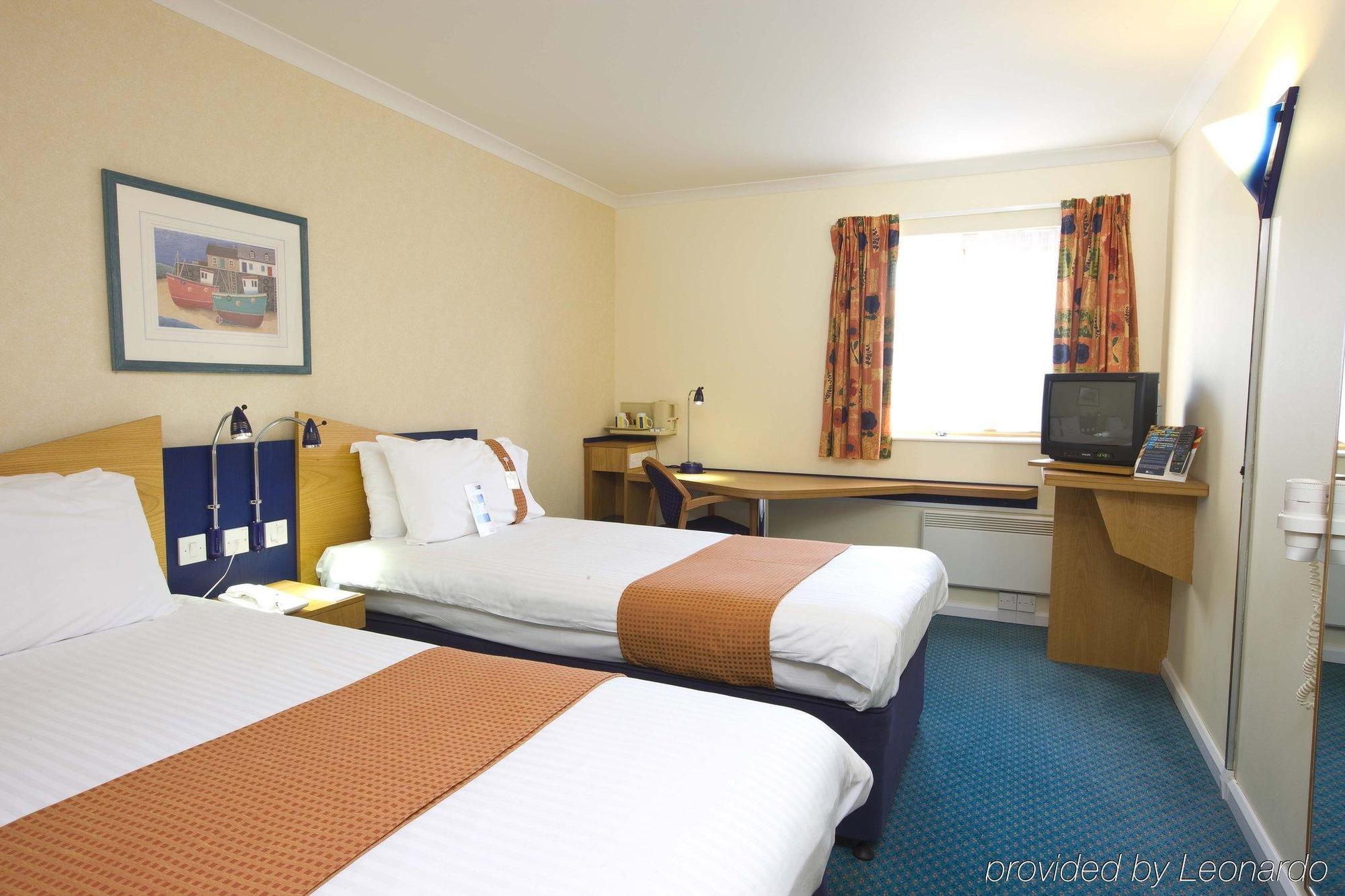 Holiday Inn Express Inverness By Ihg Exterior foto
