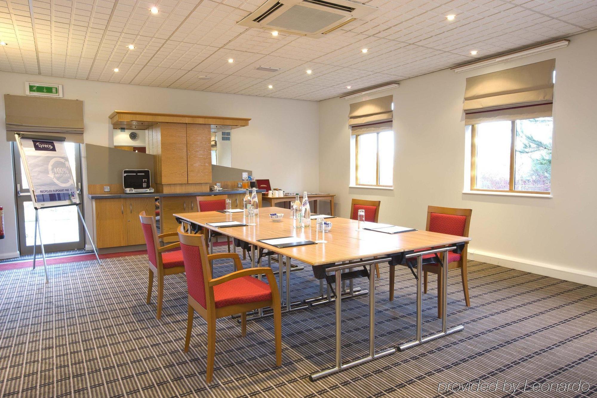 Holiday Inn Express Inverness By Ihg Exterior foto