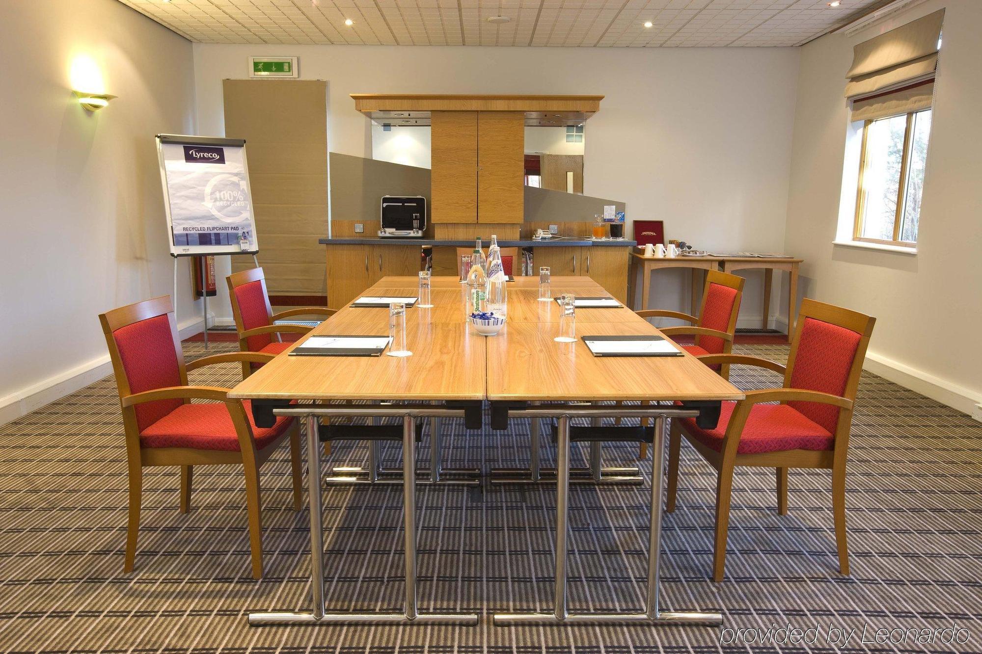 Holiday Inn Express Inverness By Ihg Exterior foto