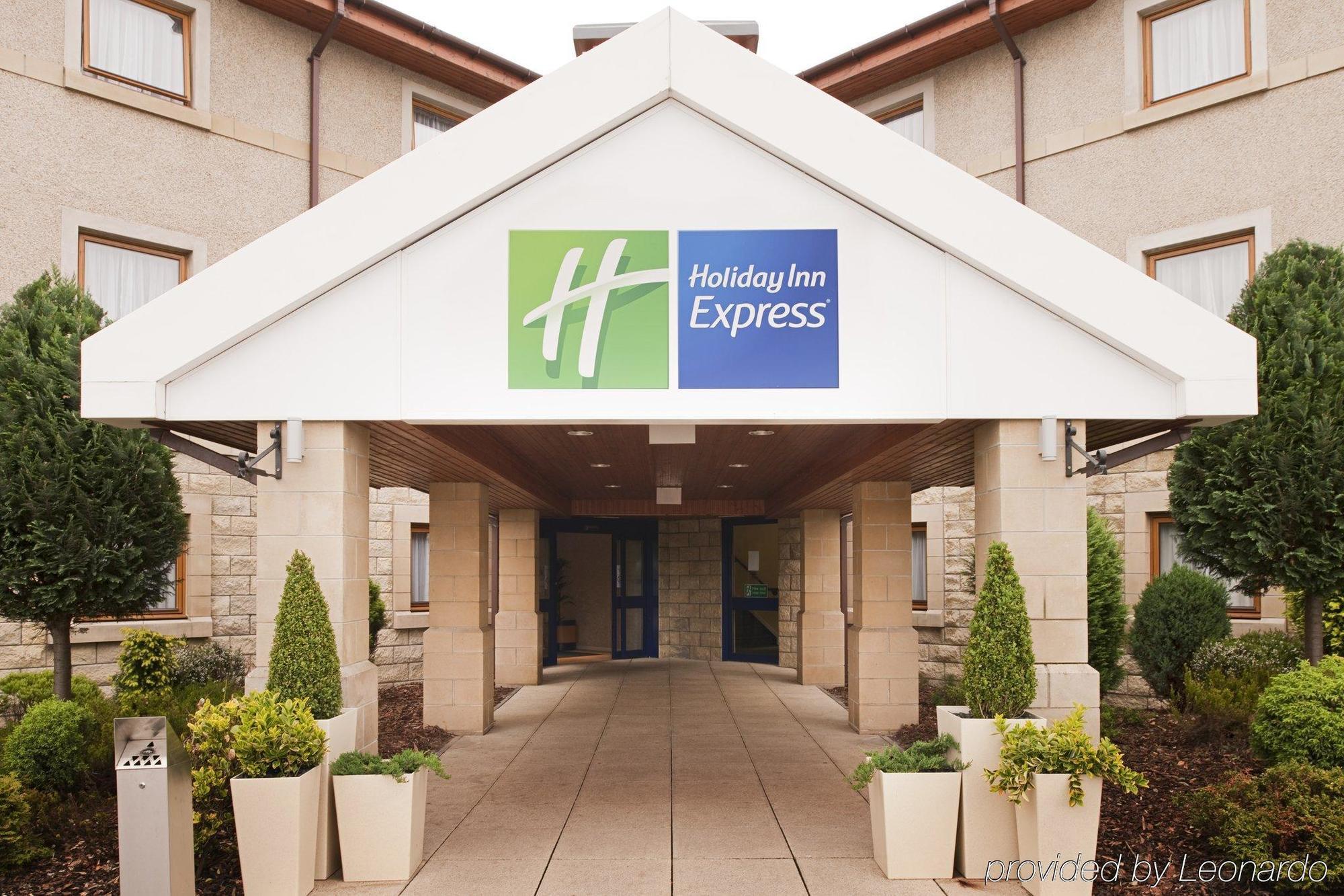 Holiday Inn Express Inverness By Ihg Exterior foto