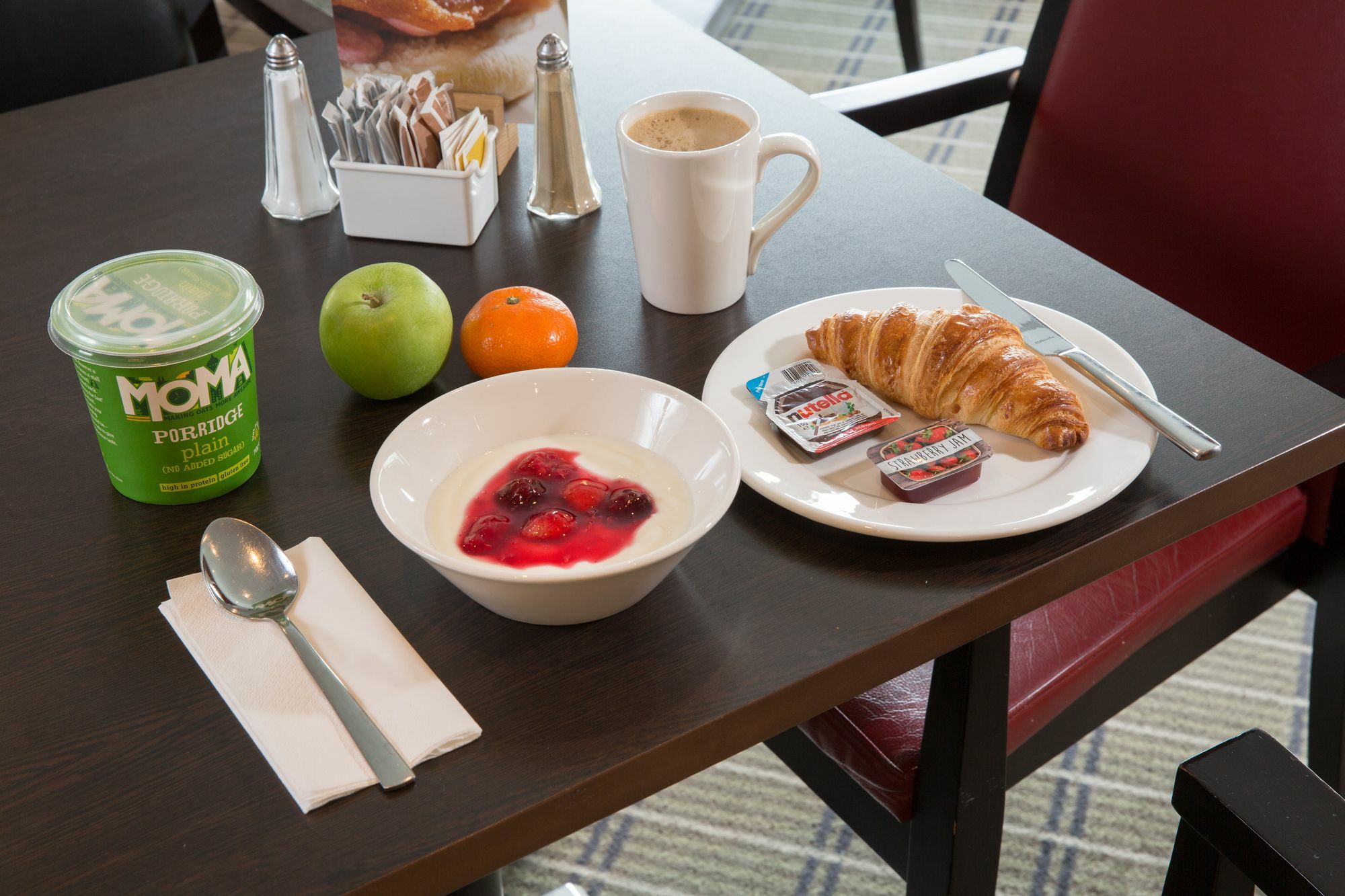 Holiday Inn Express Inverness By Ihg Exterior foto